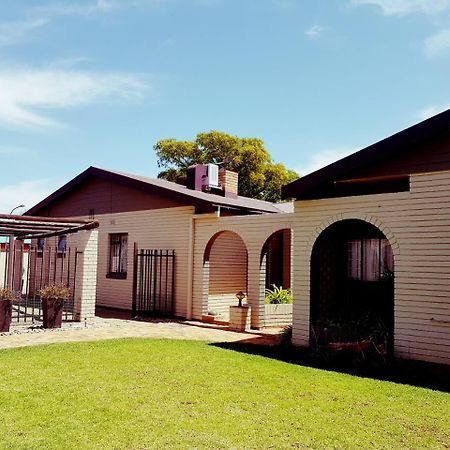 Mckala Guesthouse 킴벌리 외부 사진